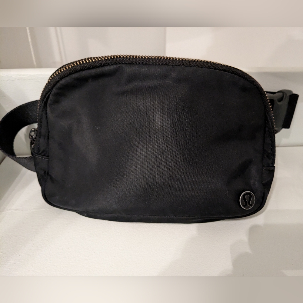 lululemon - Everywhere Belt Bag 1L